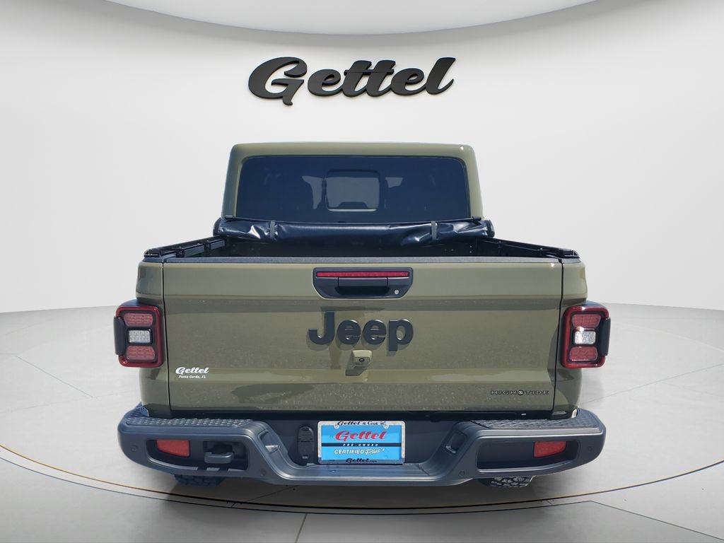 Used 2025 Jeep Gladiator Sport image 6