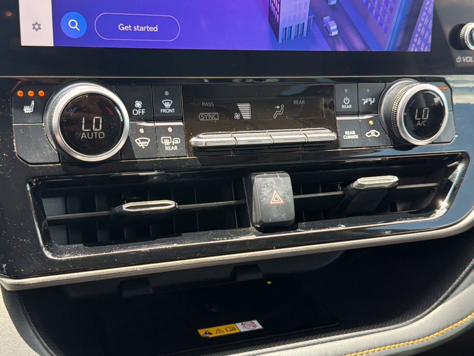 Used 2023 Toyota Highlander Bronze Edition FWD image 26