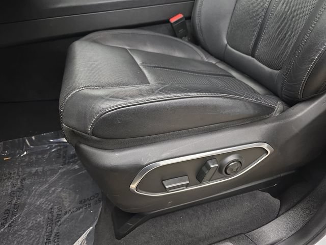Used 2024 Jeep Wagoneer Series II w/ Flexible Seating Group RWD image 28