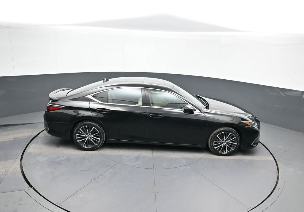 Used 2024 Lexus ES 300h w/ Premium Package FWD image 38