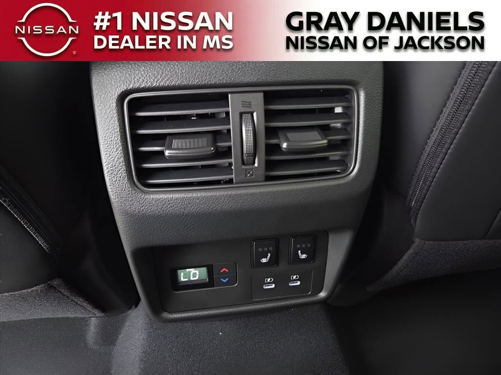 New 2026 Nissan Rogue Platinum w/ Platinum Premium Package image 17