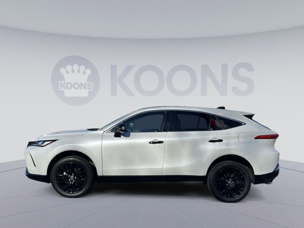 Used 2023 Toyota Venza Nightshade image 2