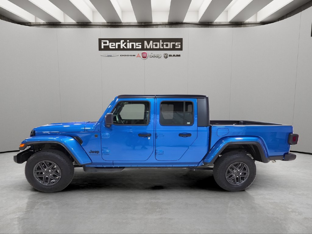 New 2026 Jeep Gladiator Sport AWD/4WD image 2