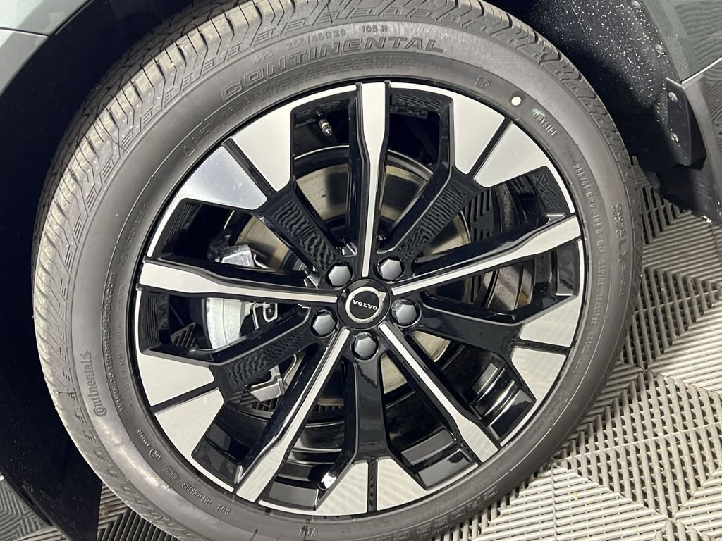 New 2026 Volvo XC60 B5 Plus w/ Climate Package image 15