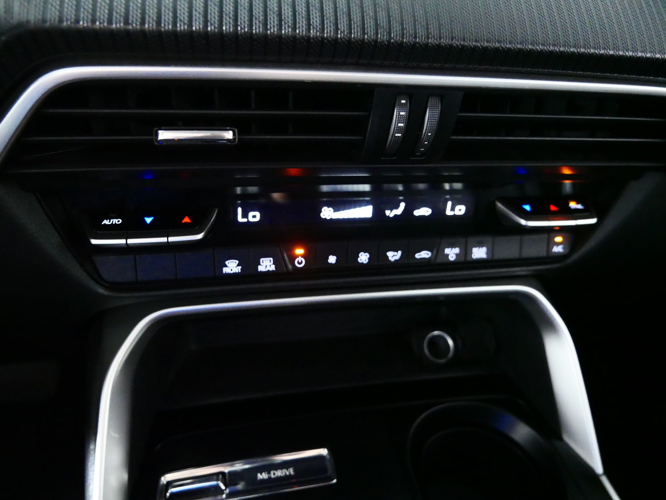 Used 2024 MAZDA CX-90 3.3 Turbo w/ Select Package AWD/4WD image 23