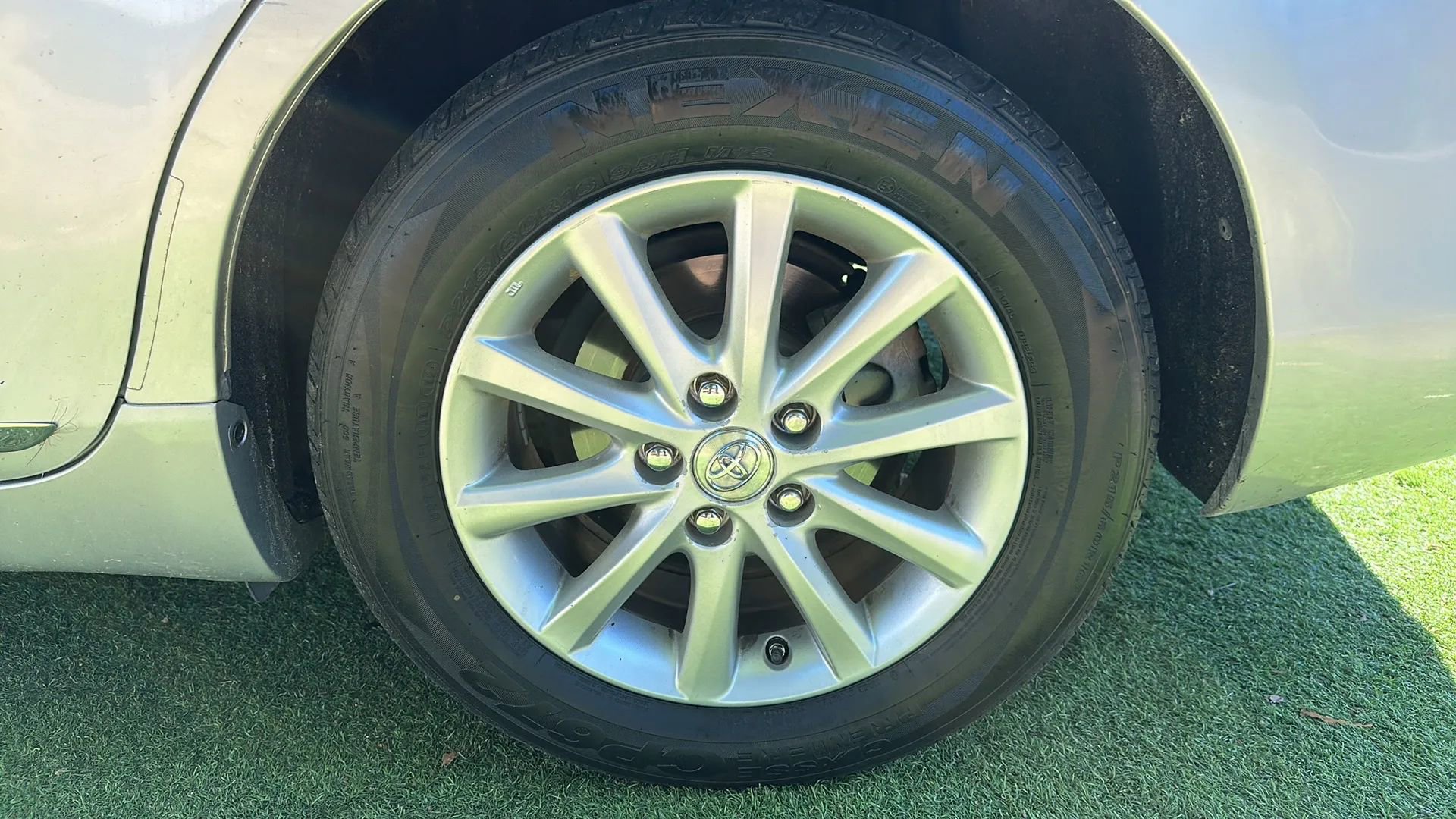 Used 2011 Toyota Camry XLE w/ SE/XLE Extra-Value Pkg FWD image 41