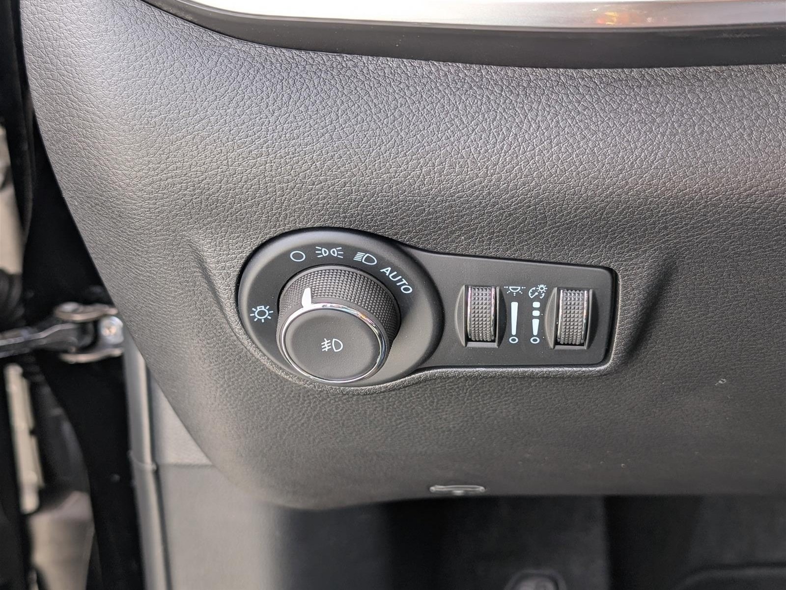 New 2025 Jeep Compass Limited w/ Elite Group AWD/4WD image 17