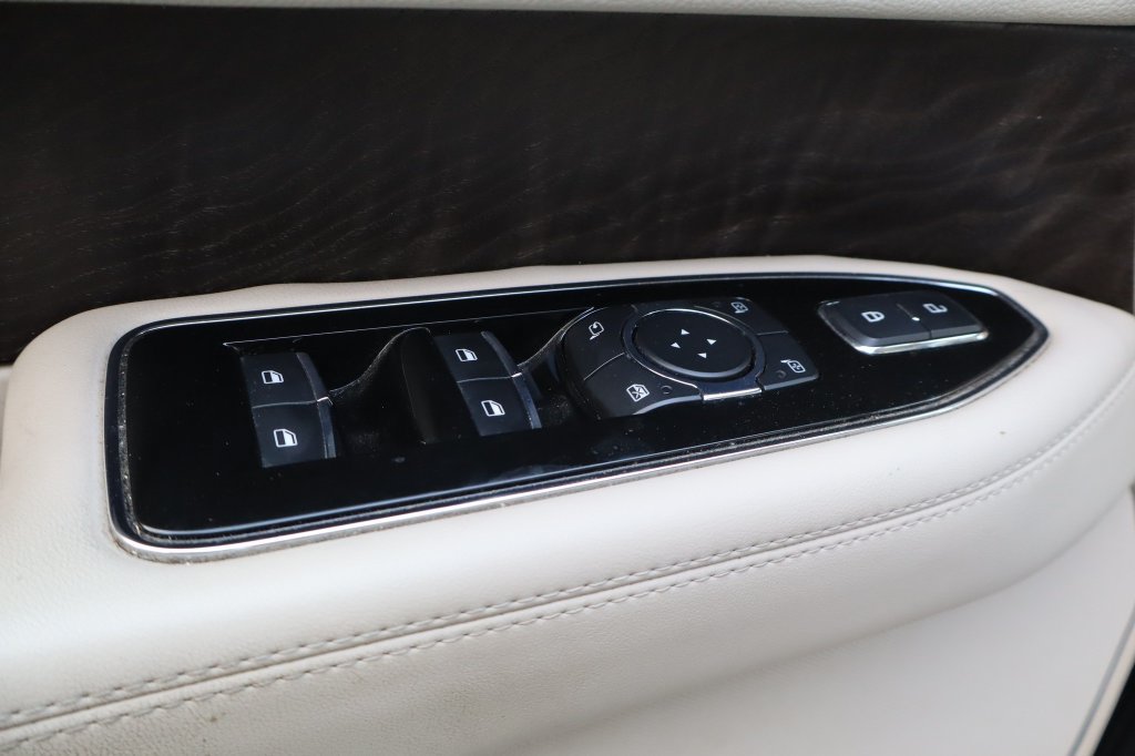 Used 2018 Lincoln Navigator L Select RWD image 22