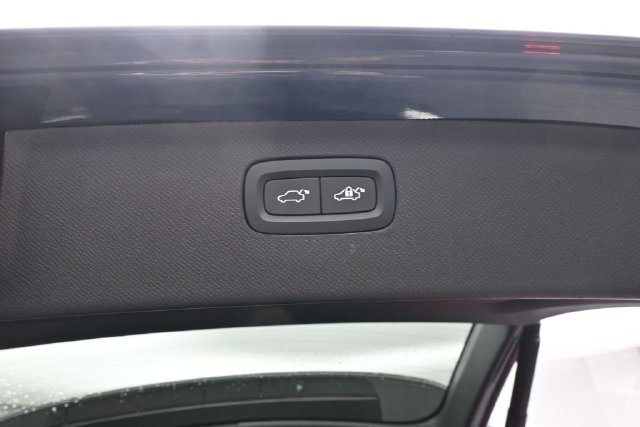 Used 2024 Volvo XC90 B5 Plus w/ Protection Package AWD/4WD image 30