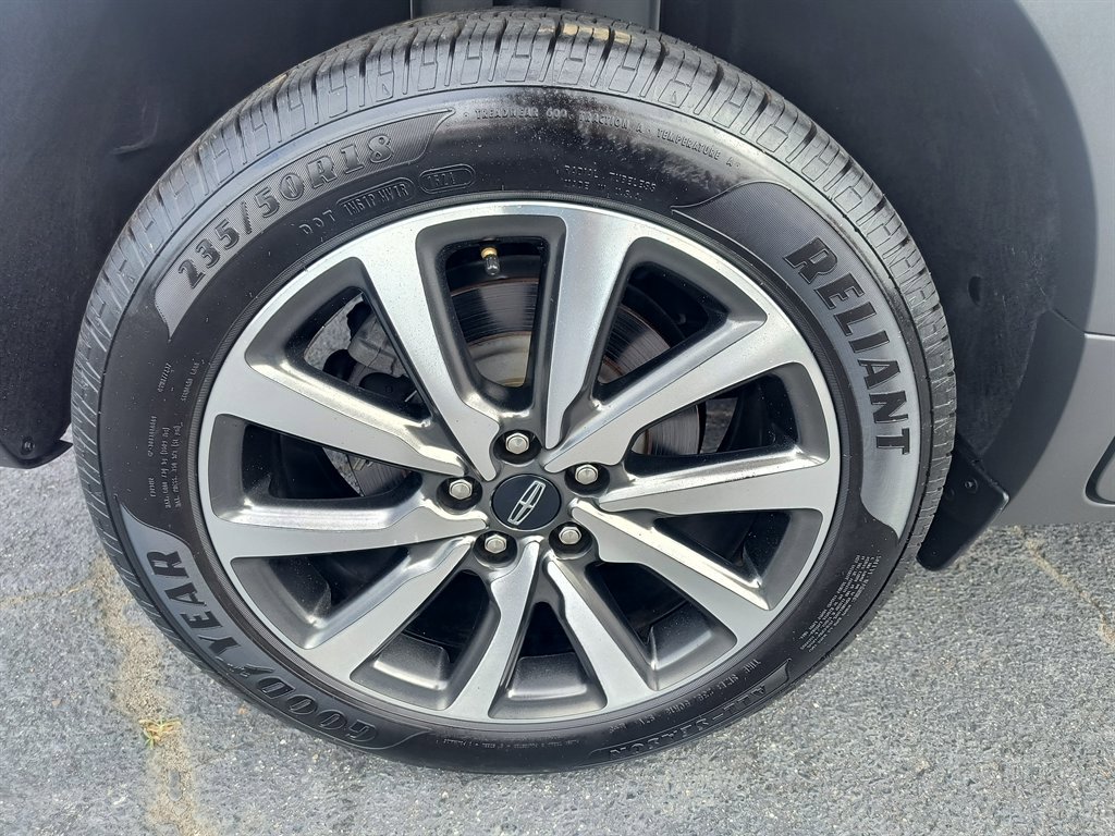 Used 2019 Lincoln MKC Reserve w/ MKC Climate Package image 11