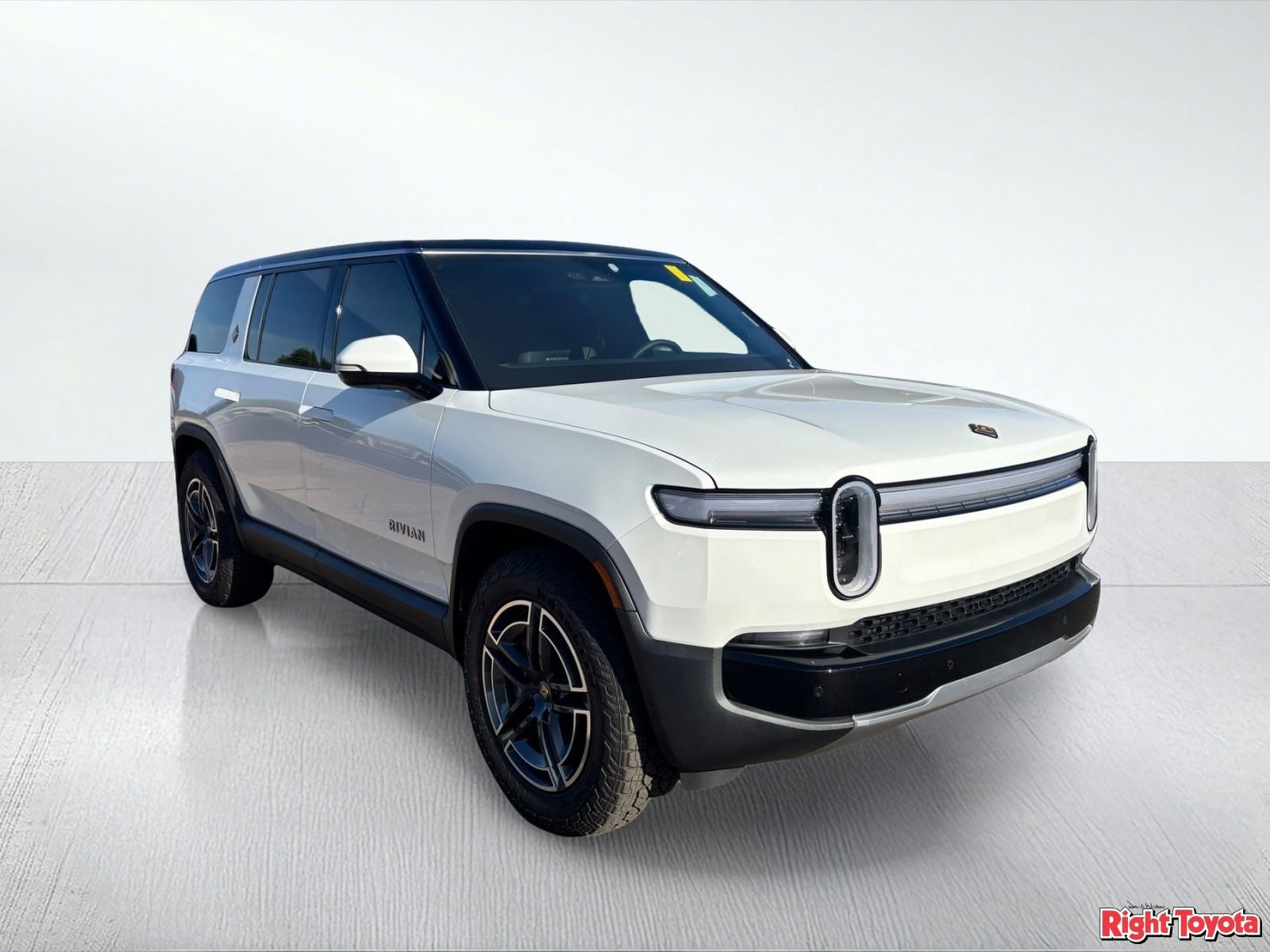 Used 2026 Rivian R1S Adventure AWD/4WD image 5