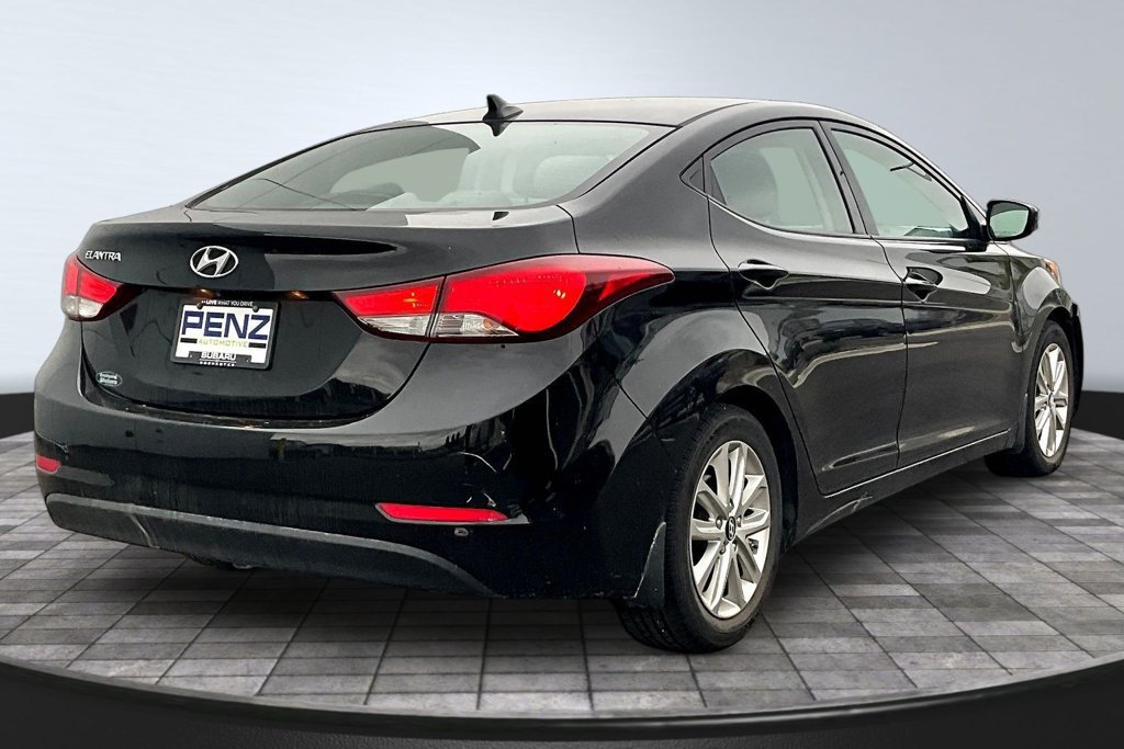 Used 2015 Hyundai Elantra SE w/ Option Group 02 FWD image 6