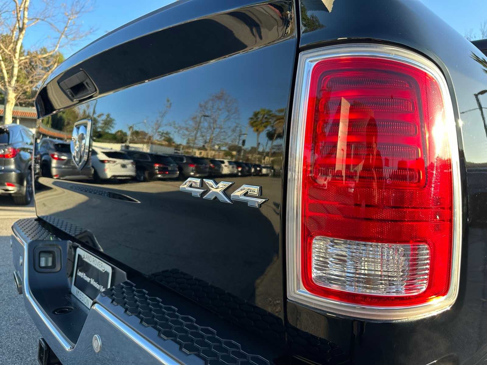 Used 2015 RAM 1500 Laramie w/ Convenience Group image 8