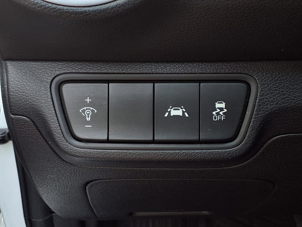 Used 2020 Kia Forte LXS FWD image 14