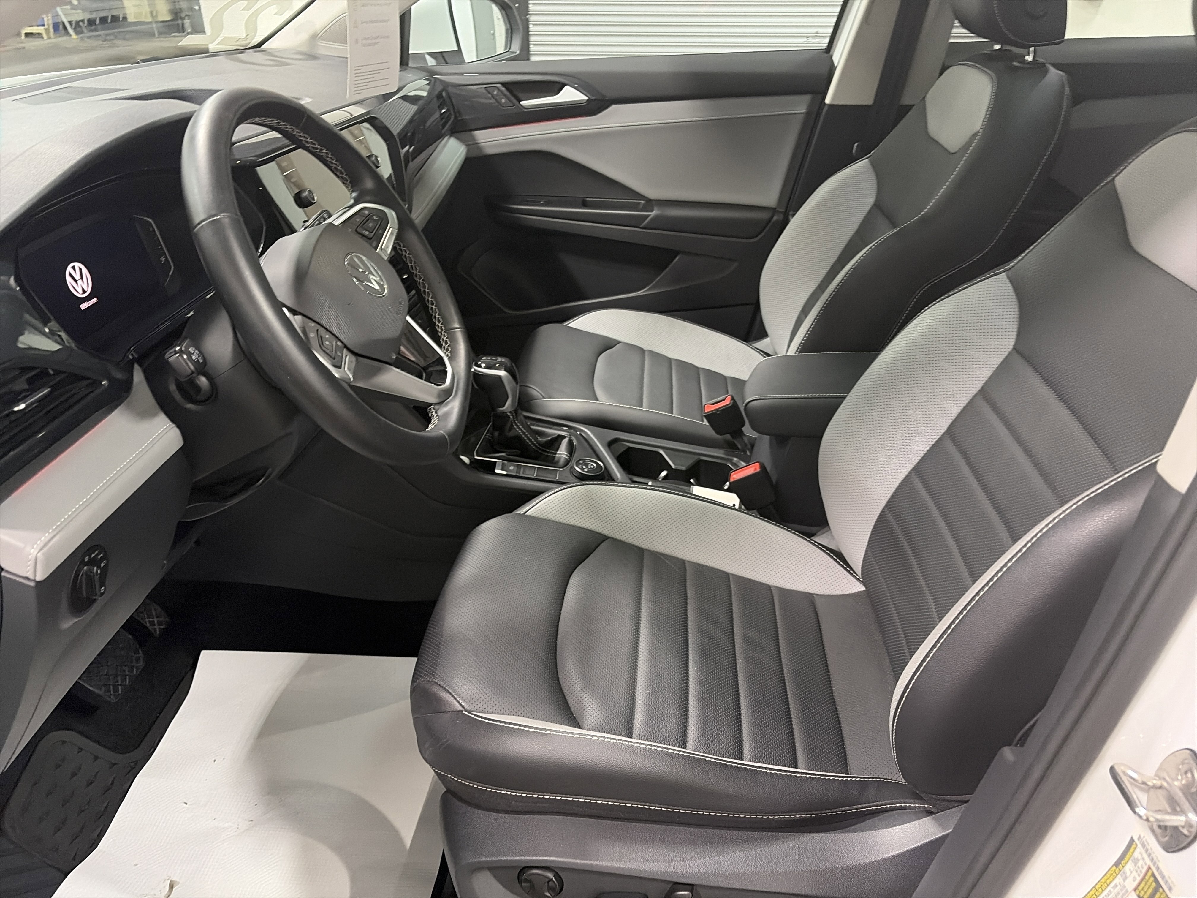 Certified 2022 Volkswagen Taos SEL AWD/4WD image 13