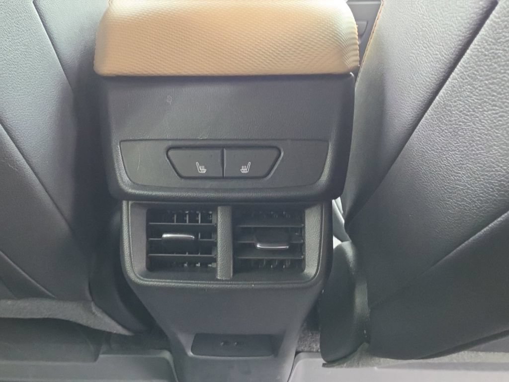 Certified 2025 Chevrolet Equinox ACTIV w/ Safety and Technology Package AWD/4WD image 28