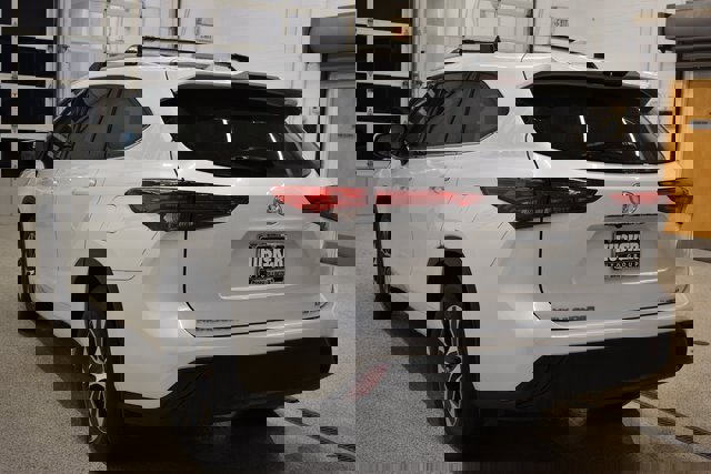 Used 2022 Toyota Highlander XLE image 10