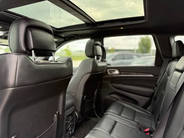 Used 2017 Jeep Grand Cherokee Overland AWD/4WD image 6