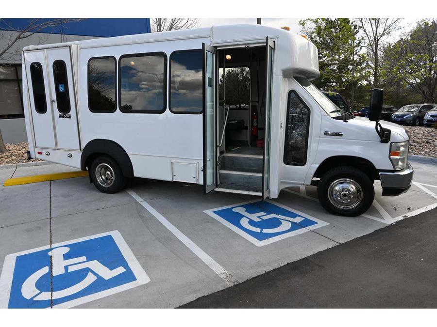 Used 2012 Ford E-350 and Econoline 350 Super Duty w/ Shuttle Bus Prep Pkg RWD image 23