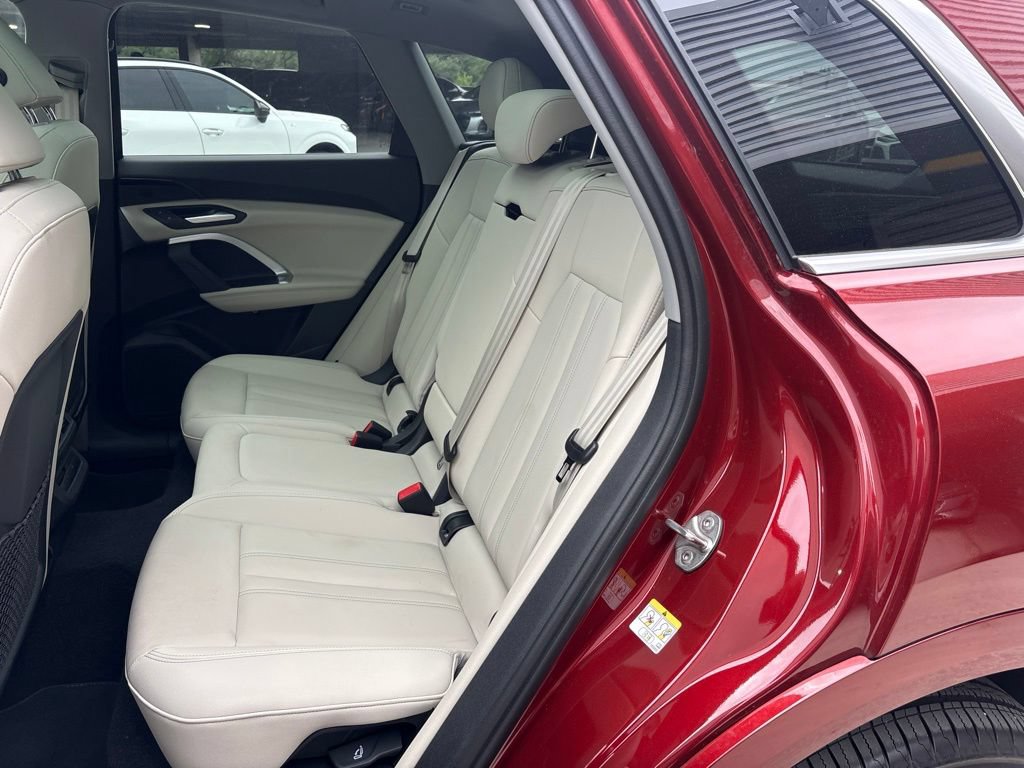 Used 2025 Audi Q5 Premium w/ Convenience Package AWD/4WD image 12