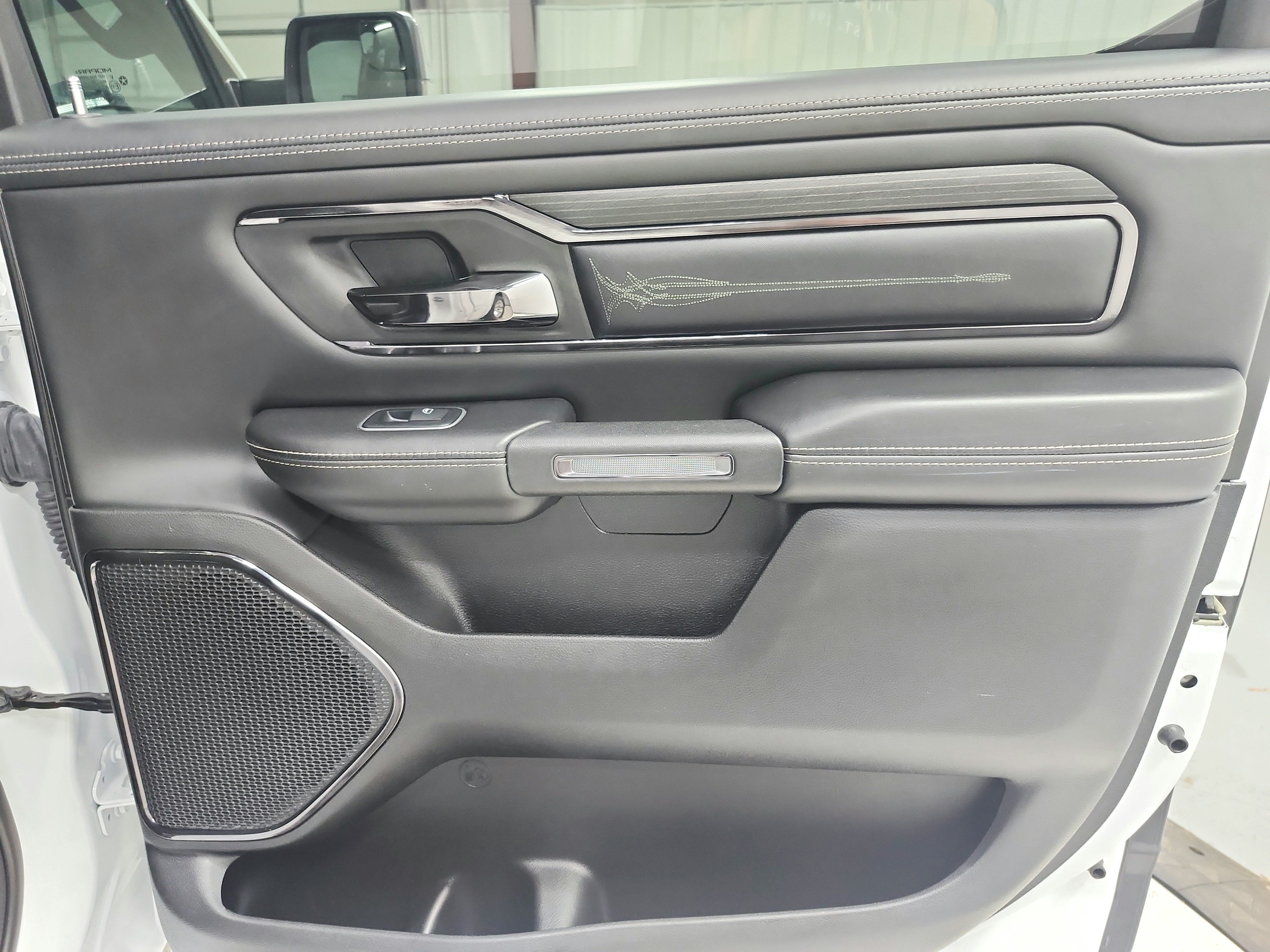 Used 2023 RAM 1500 Limited w/ Body Color Bumper Group AWD/4WD image 80