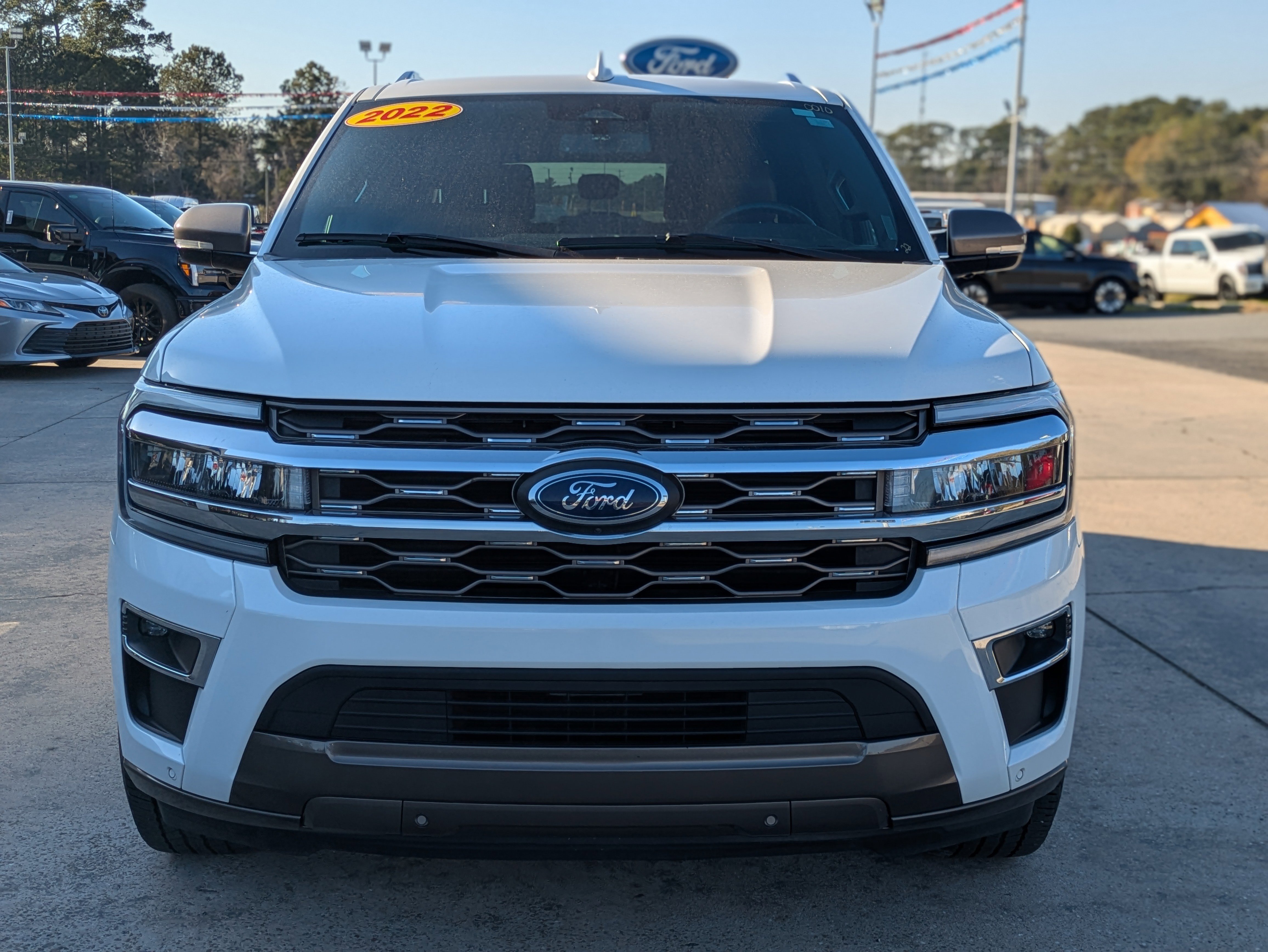 Used 2022 Ford Expedition Max King Ranch RWD image 3