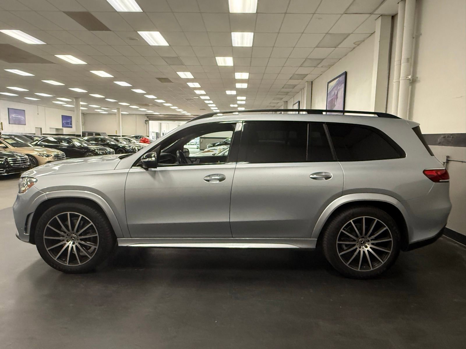 Used 2022 Mercedes-Benz GLS 450 4MATIC image 7