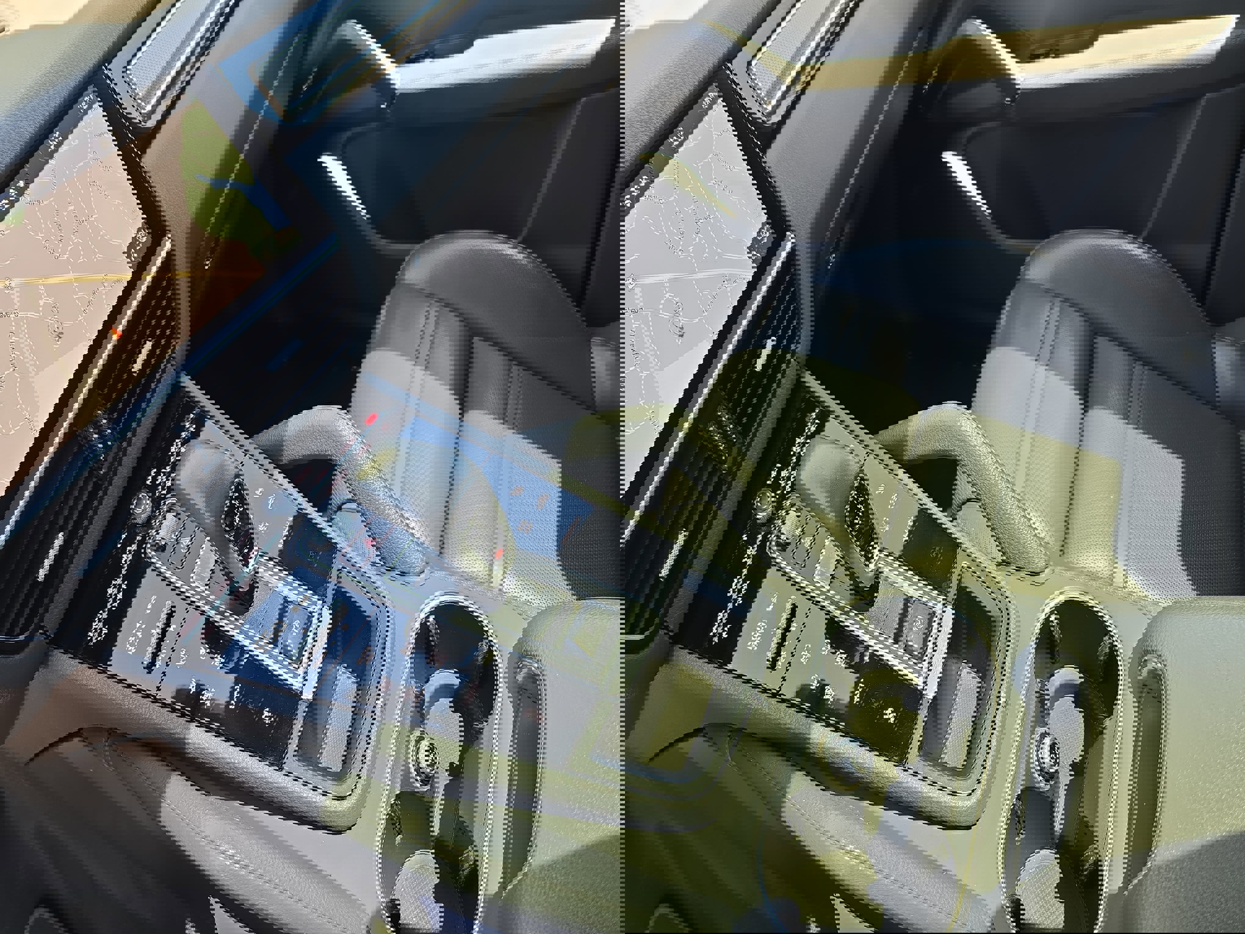 Used 2020 Porsche Cayenne AWD/4WD image 25