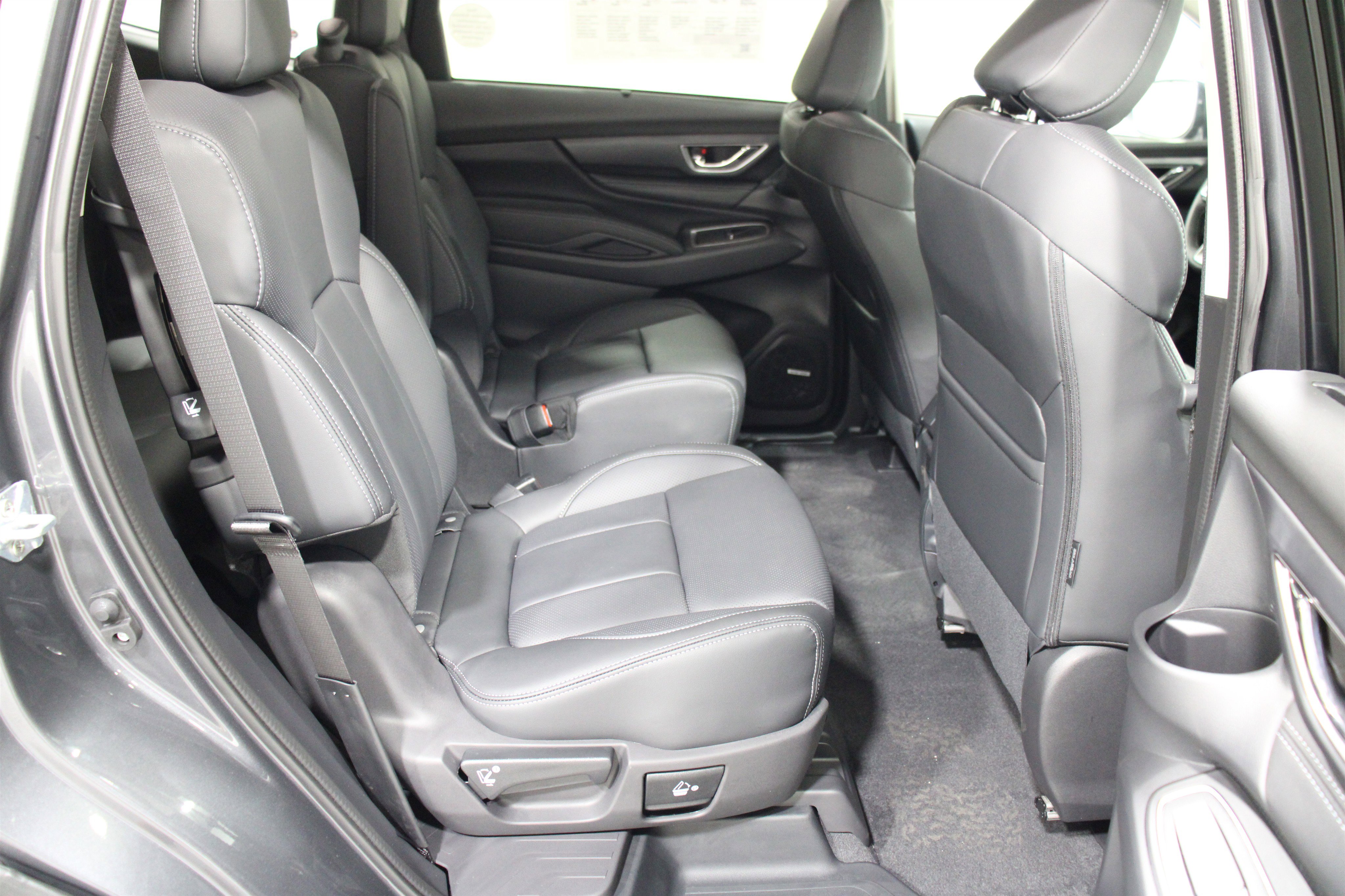 New 2025 Subaru Ascent Limited image 27