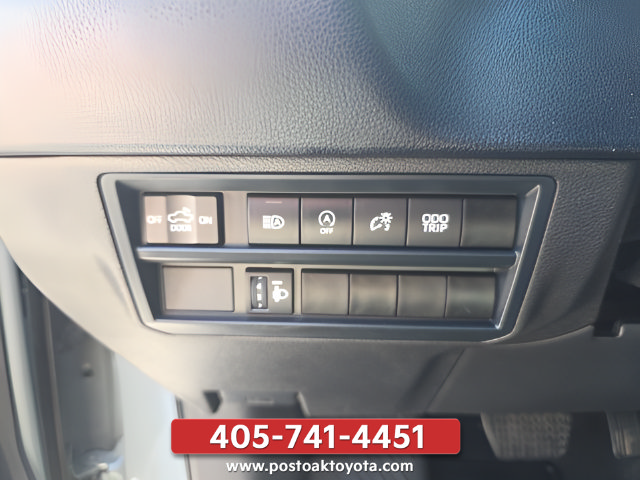 Used 2025 Toyota Tundra SR5 w/ SR5 Premium Package AWD/4WD image 15