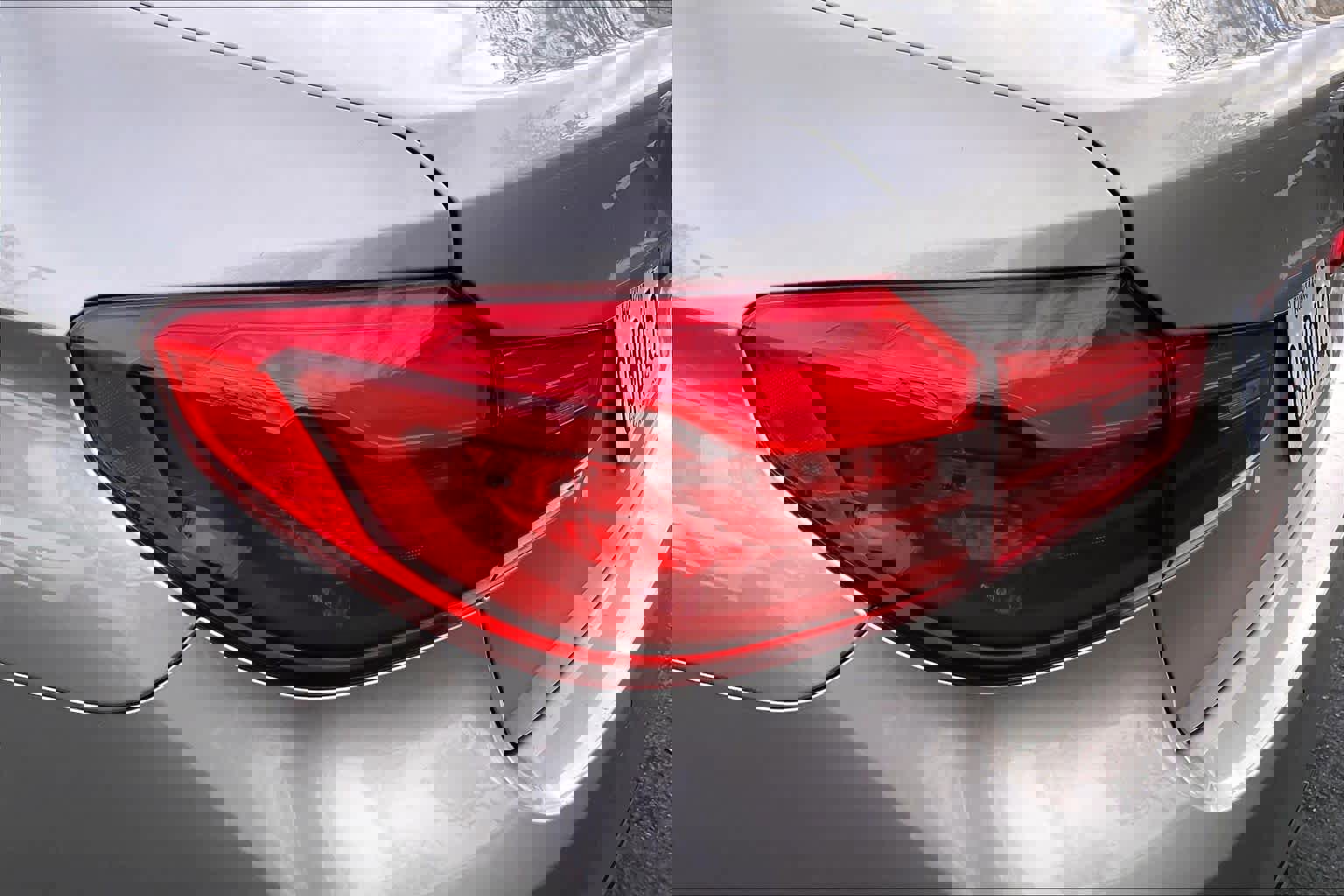 Used 2019 BMW 530i w/ Convenience Package image 30