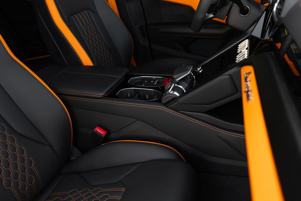 Used 2024 Lamborghini Urus S AWD/4WD image 21