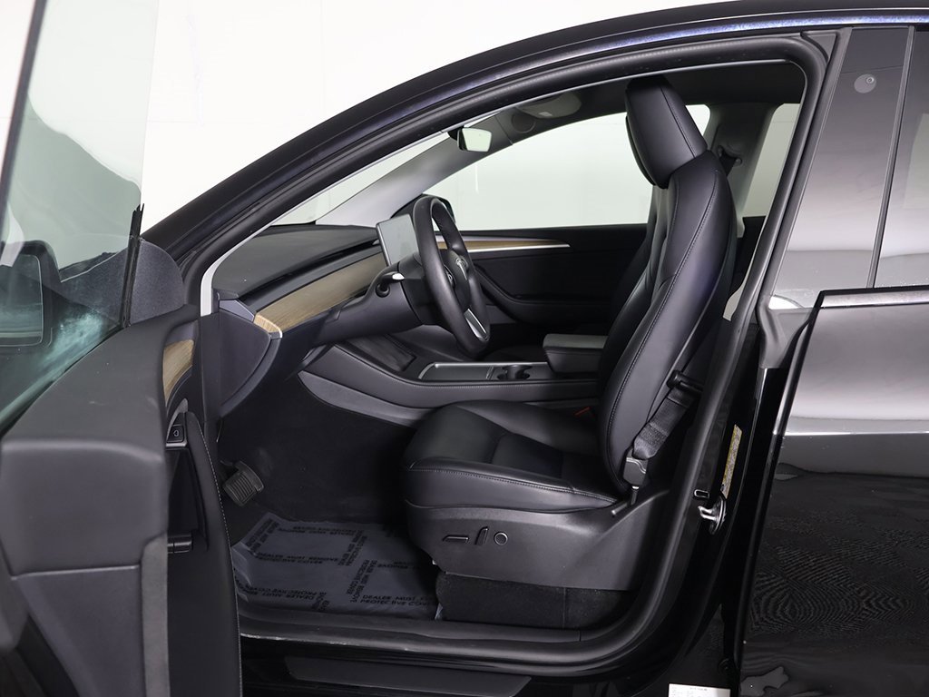 Used 2023 Tesla Model Y Long Range image 29