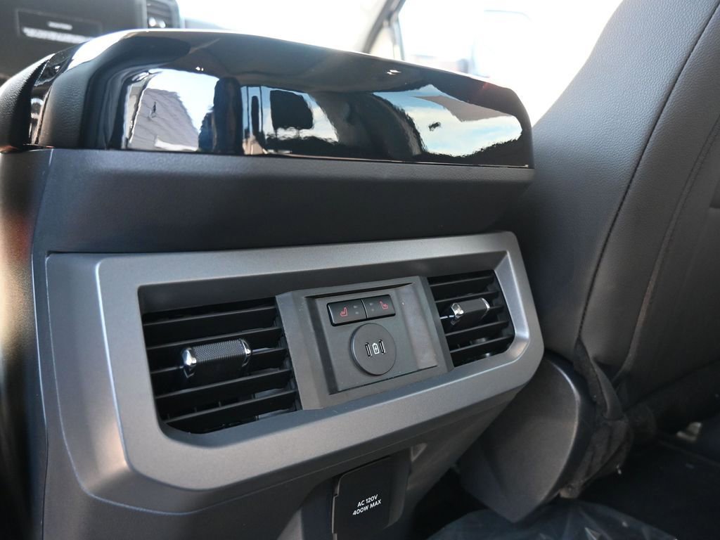 New 2026 Ford F250 Lariat w/ Black Appearance Package image 37