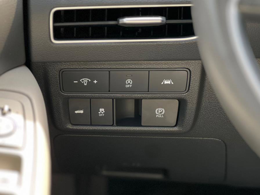 Used 2023 Hyundai Sonata SE w/ Preferred Accessory Package image 12