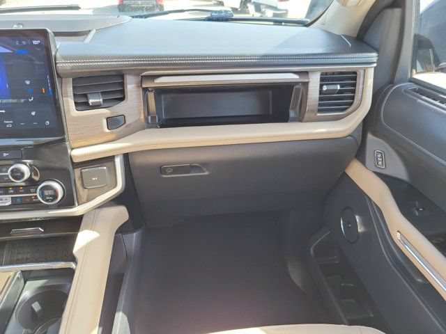Used 2024 Ford Expedition Max Limited RWD image 18
