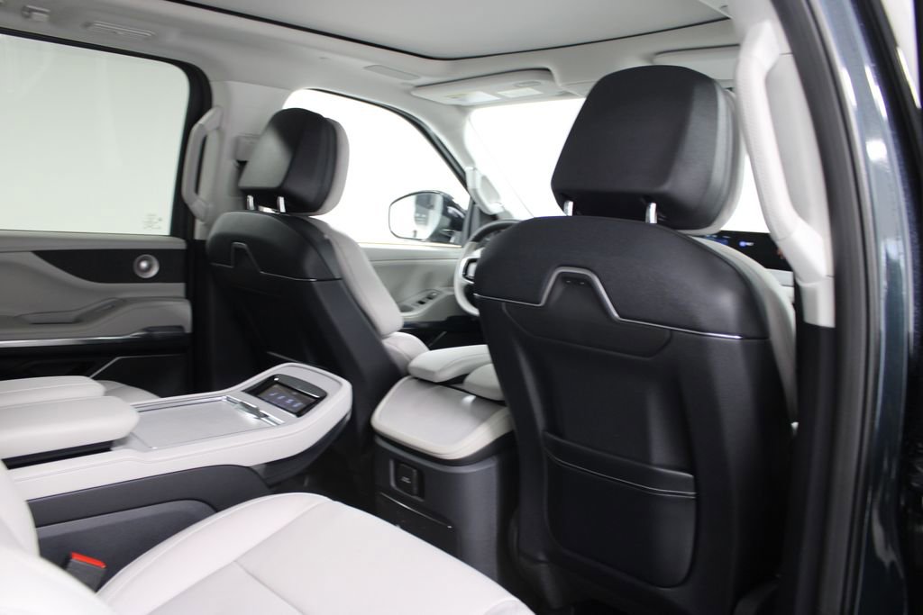 New 2026 Lincoln Navigator Reserve image 34