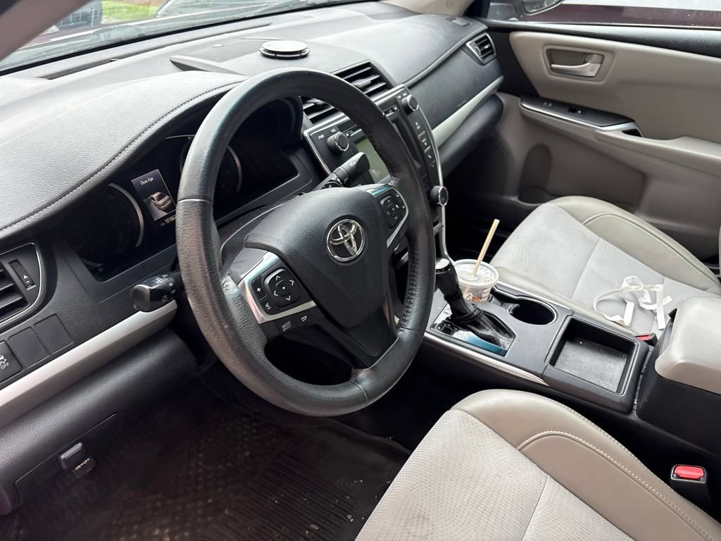 Used 2017 Toyota Camry SE FWD image 11