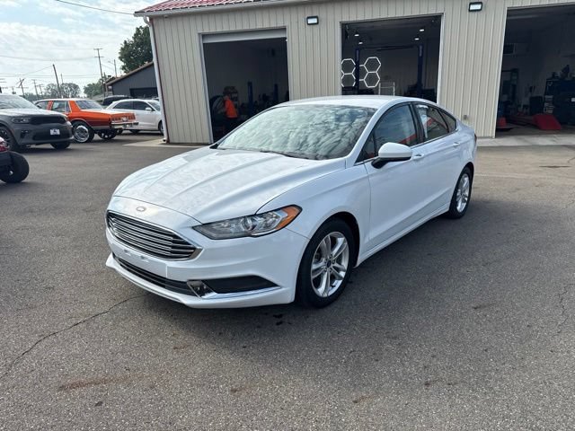 Used 2018 Ford Fusion SE w/ Fusion SE Technology Package FWD image 7