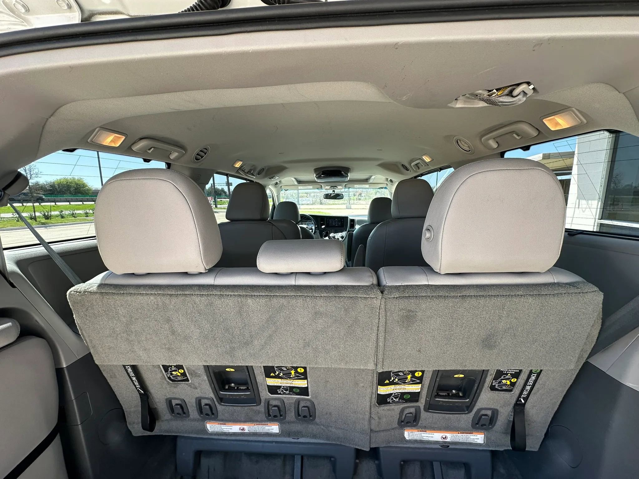 Used 2015 Toyota Sienna XLE image 10