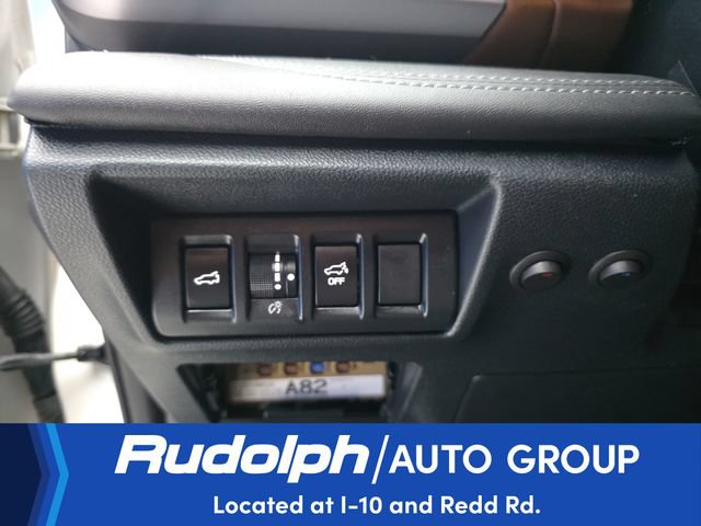 Used 2023 Subaru Outback Touring AWD/4WD image 14