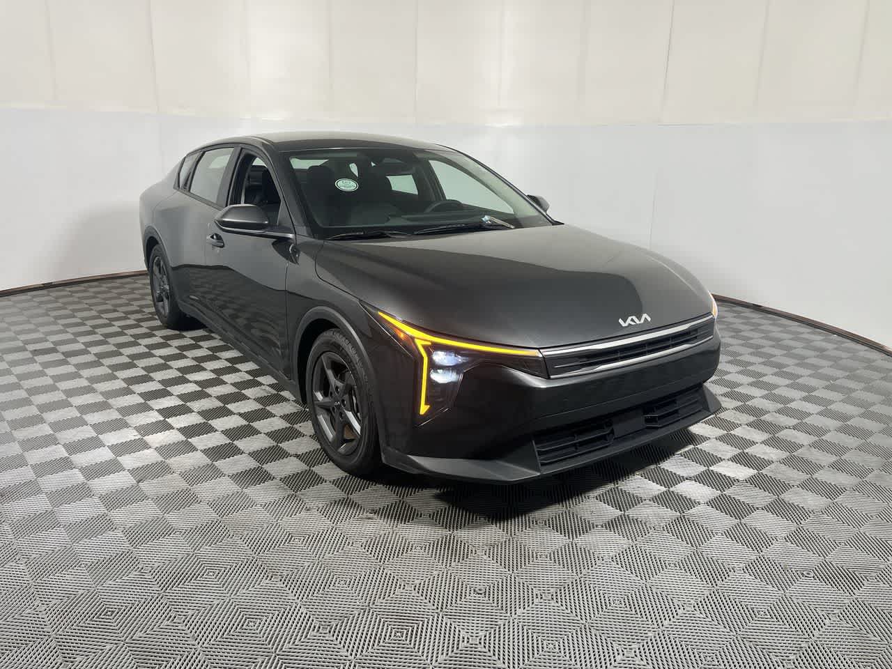 Used 2025 Kia K4 FWD image 2