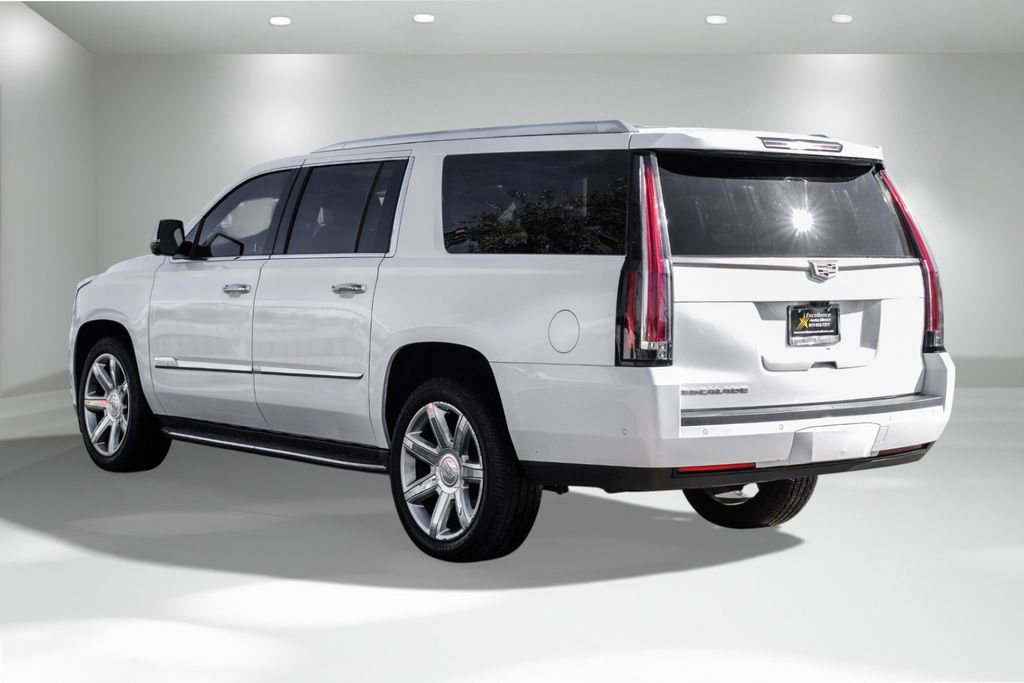 Used 2020 Cadillac Escalade ESV Premium Luxury image 9