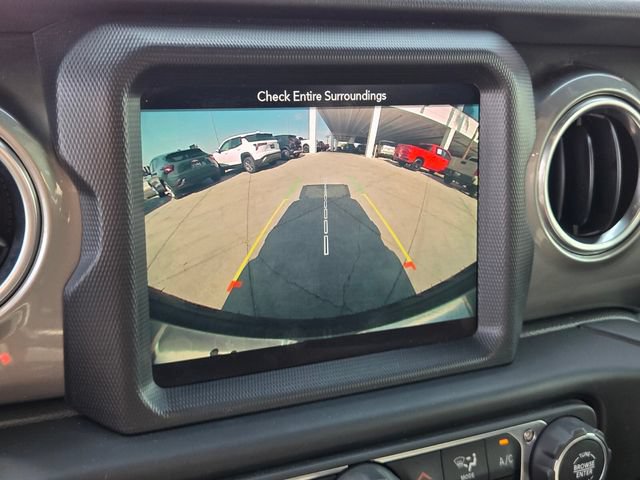 Used 2019 Jeep Wrangler Unlimited Sahara AWD/4WD image 21