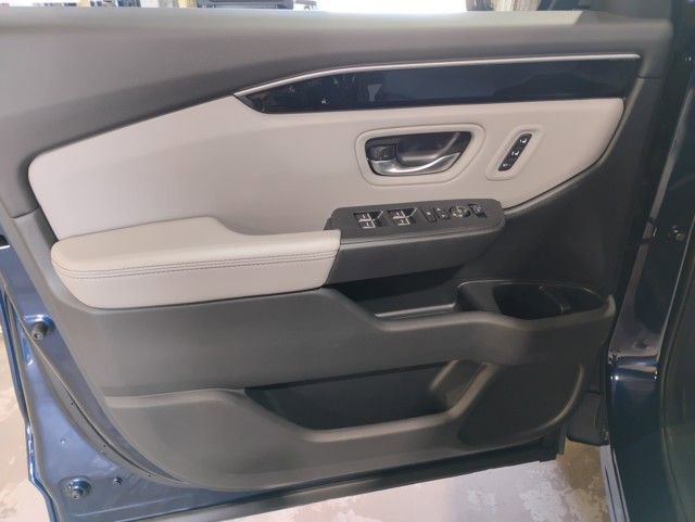 New 2025 Honda Pilot Touring image 30