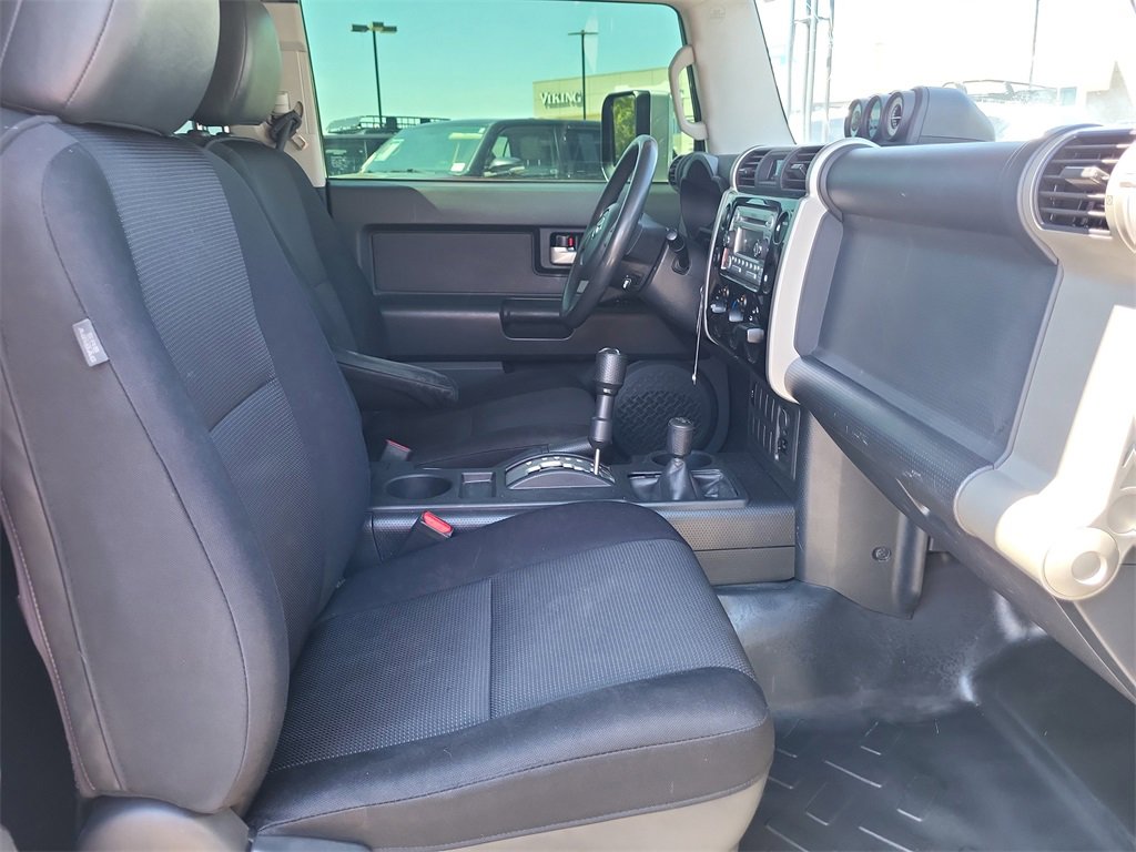 Used 2013 Toyota FJ Cruiser 4WD image 26