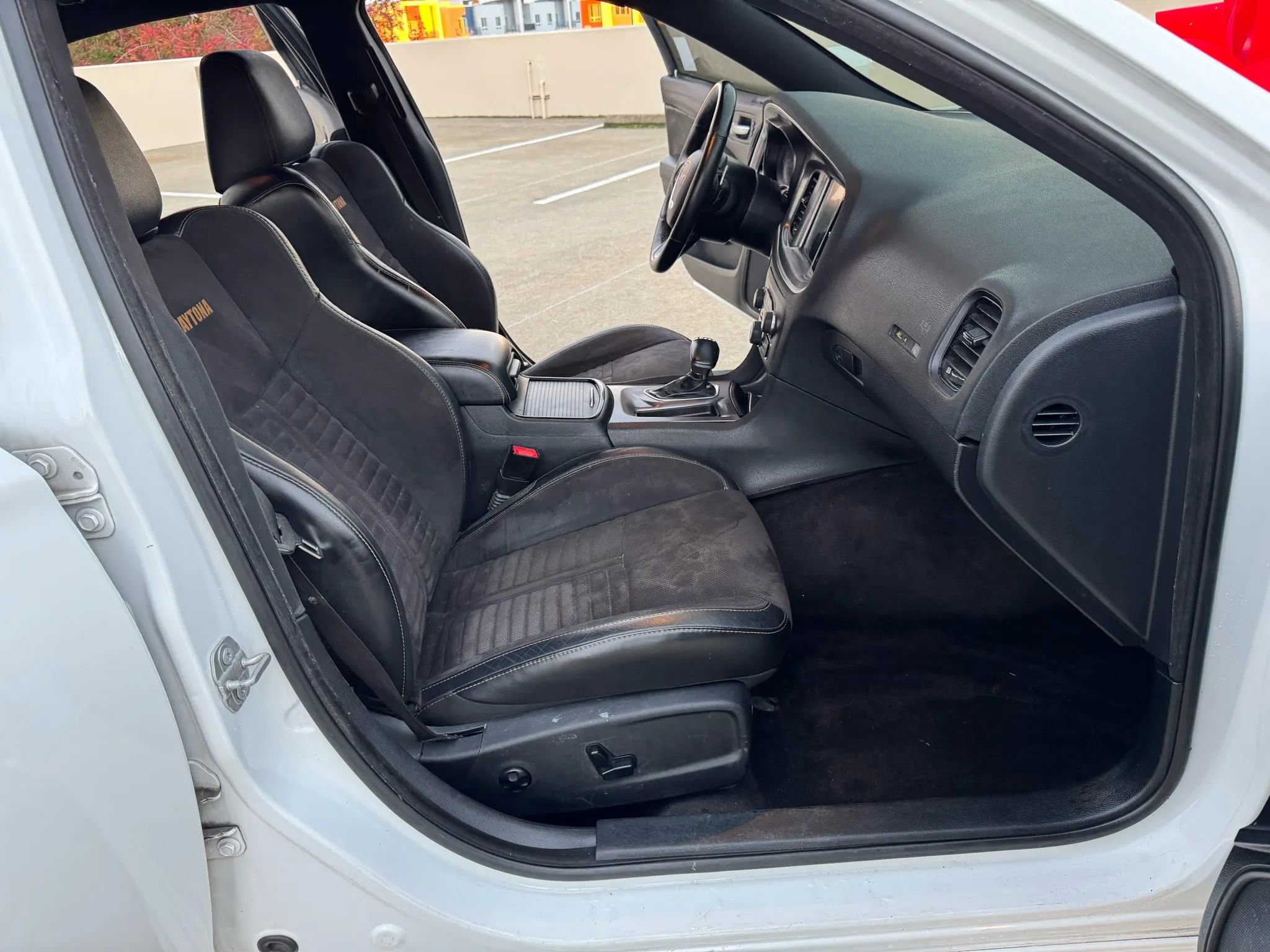 Used 2017 Dodge Charger R/T RWD image 28