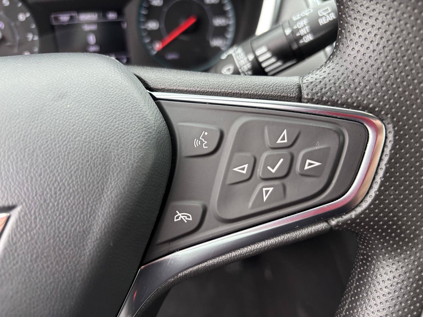 Used 2024 Chevrolet Equinox LS AWD/4WD image 22