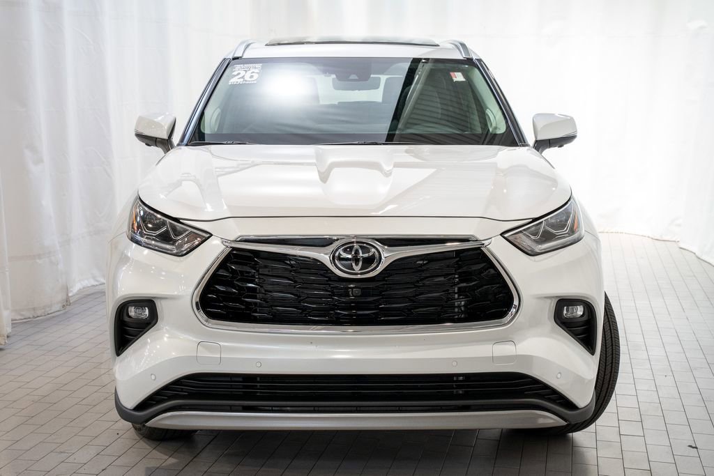 Used 2026 Toyota Highlander Platinum image 2