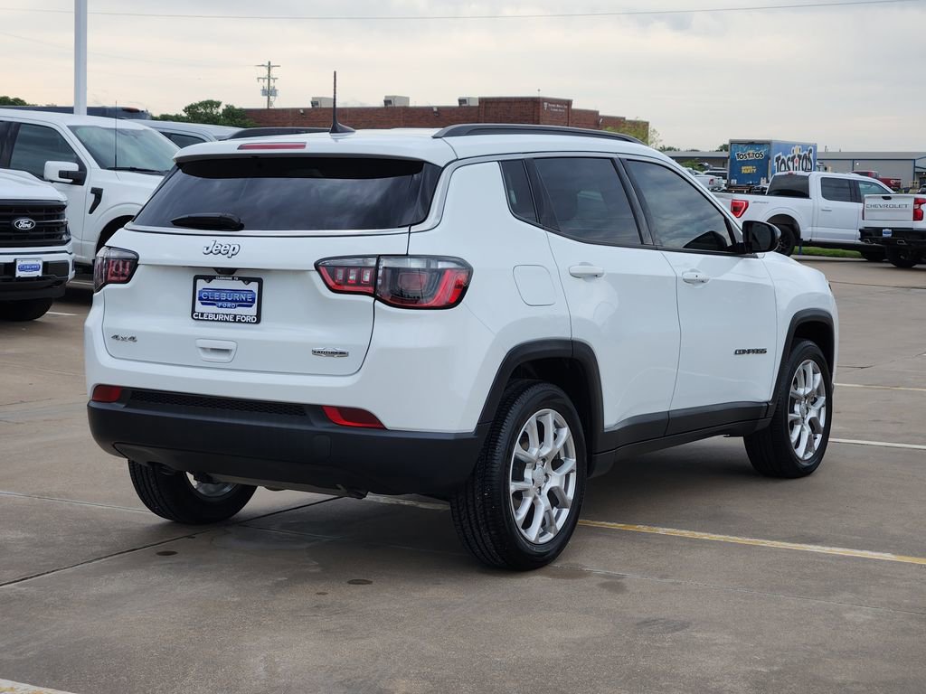 Used 2024 Jeep Compass Latitude AWD/4WD image 7